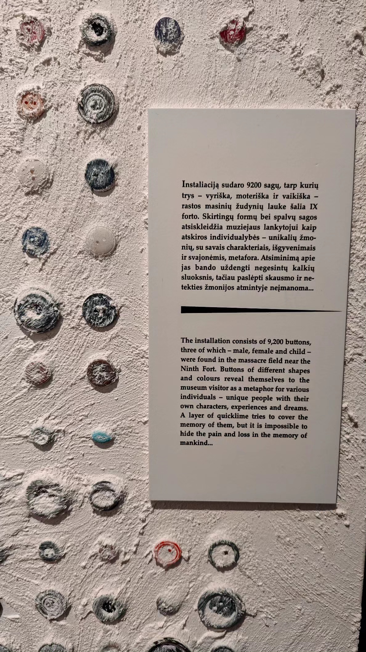 Exposición de botones en el Fuerte Noveno, en Kaunas.