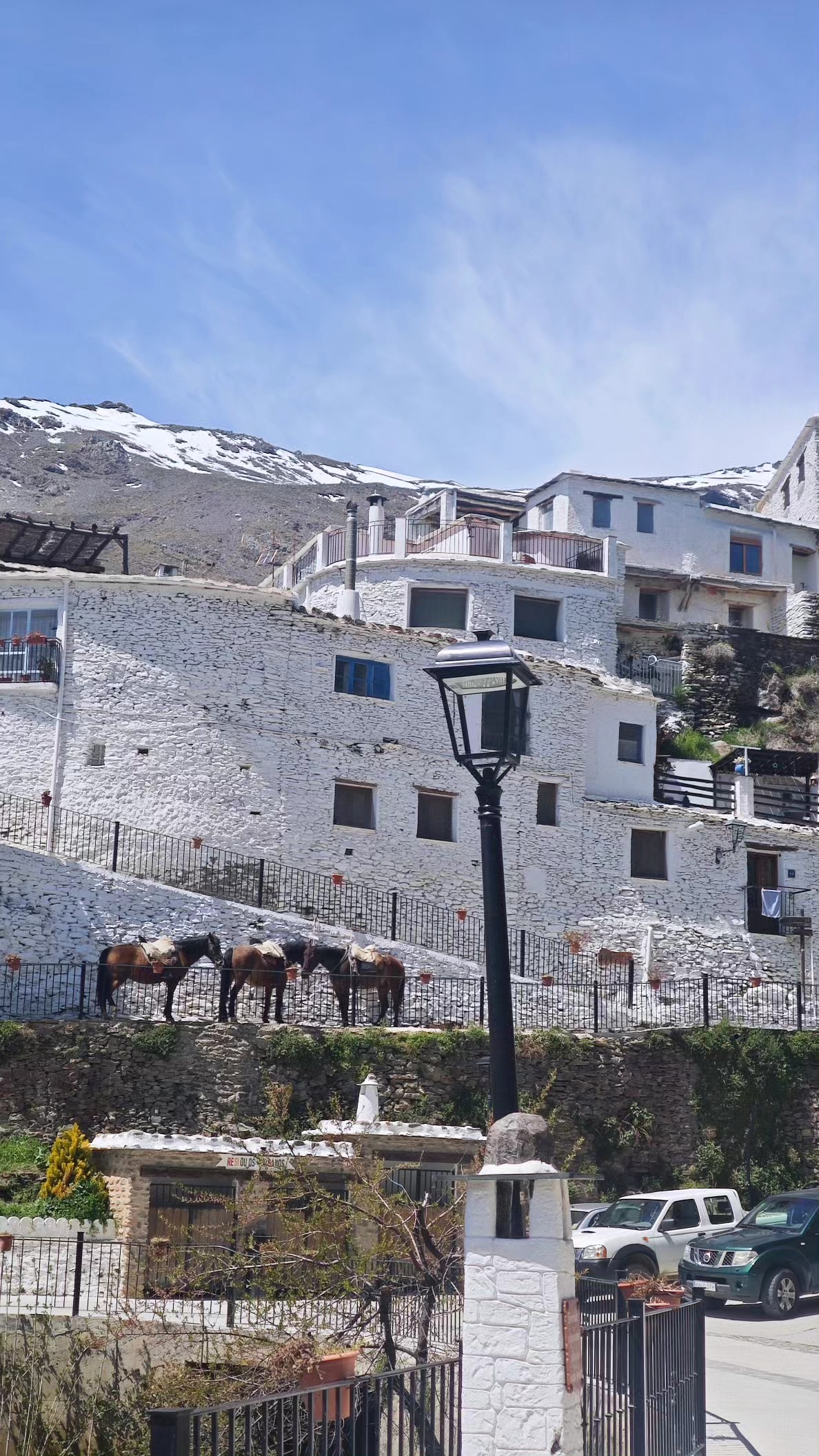 Barrio alto de Trevélez y vistas de Sierra Nevada