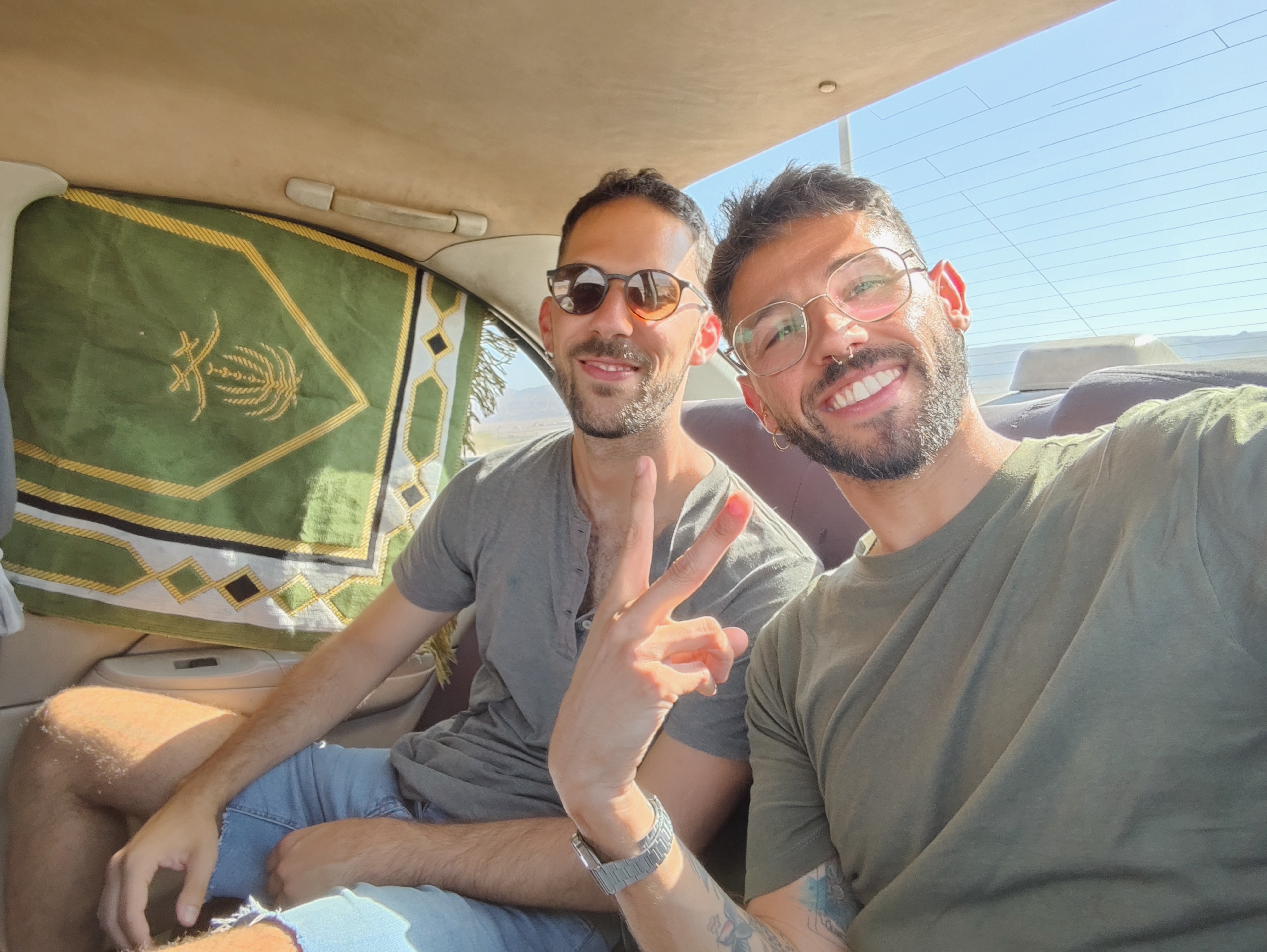 Taxi desde la frontera sur Wadi Araba Crossing / Yitzhak Rabin Terminal entre Israel y Jordania, hacia Áqaba.