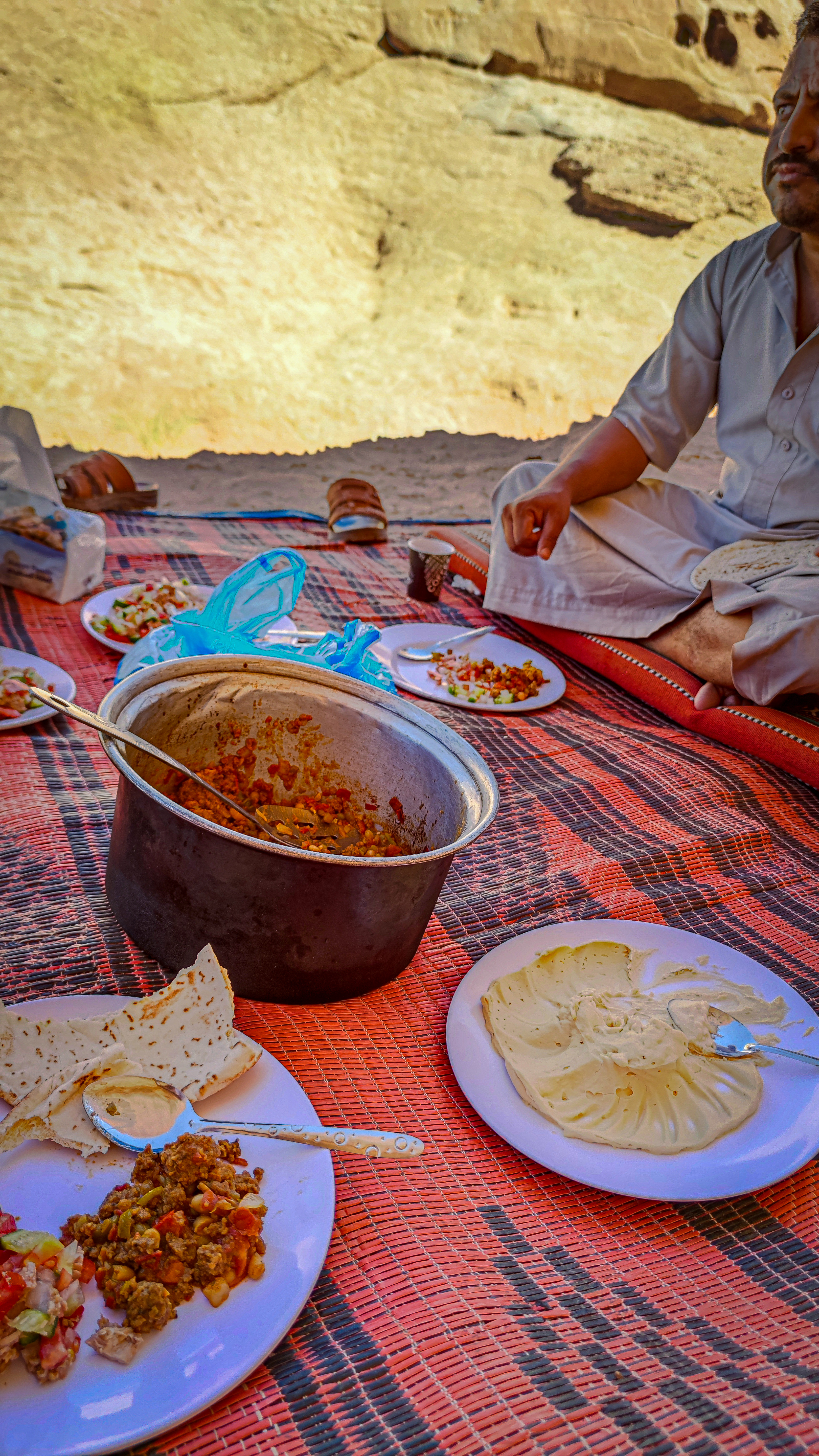 Almuerzo en el Desierto de Wadi Rum, Jordania.