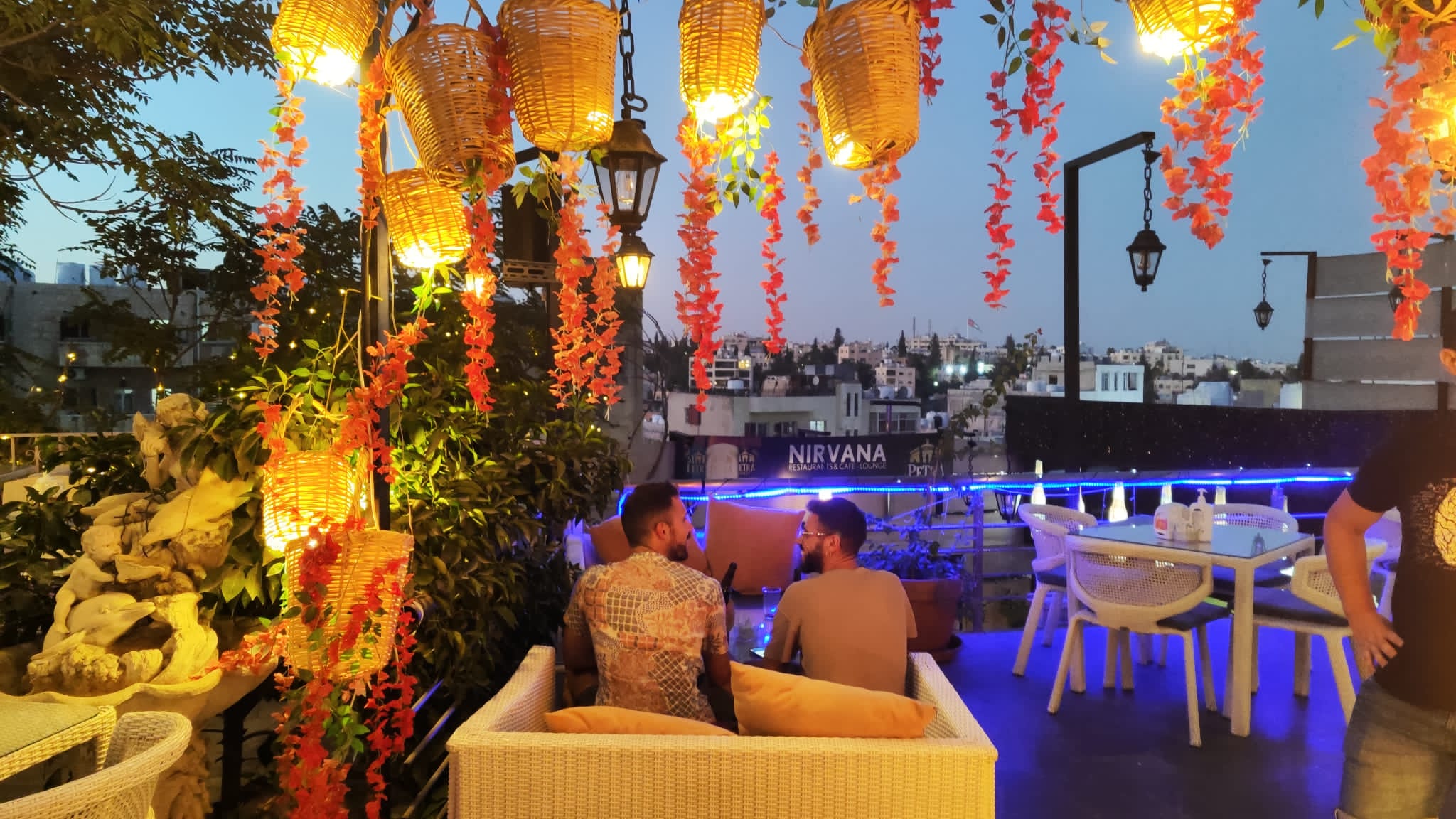 Terraza en Rainbow Street, Ammán, Jordania.
