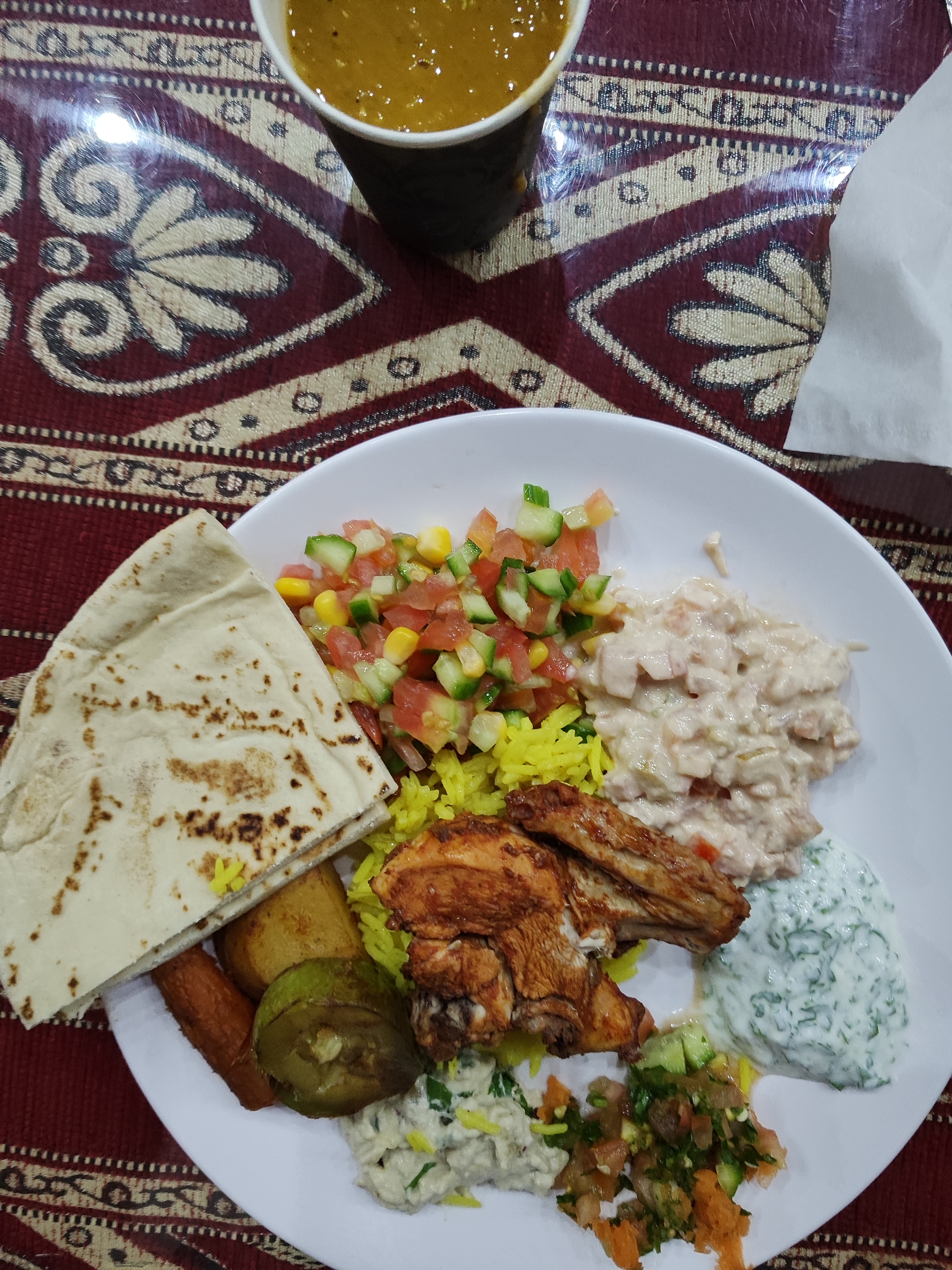 Cena en el campamento beduino, en el desierto de Wadi Rum