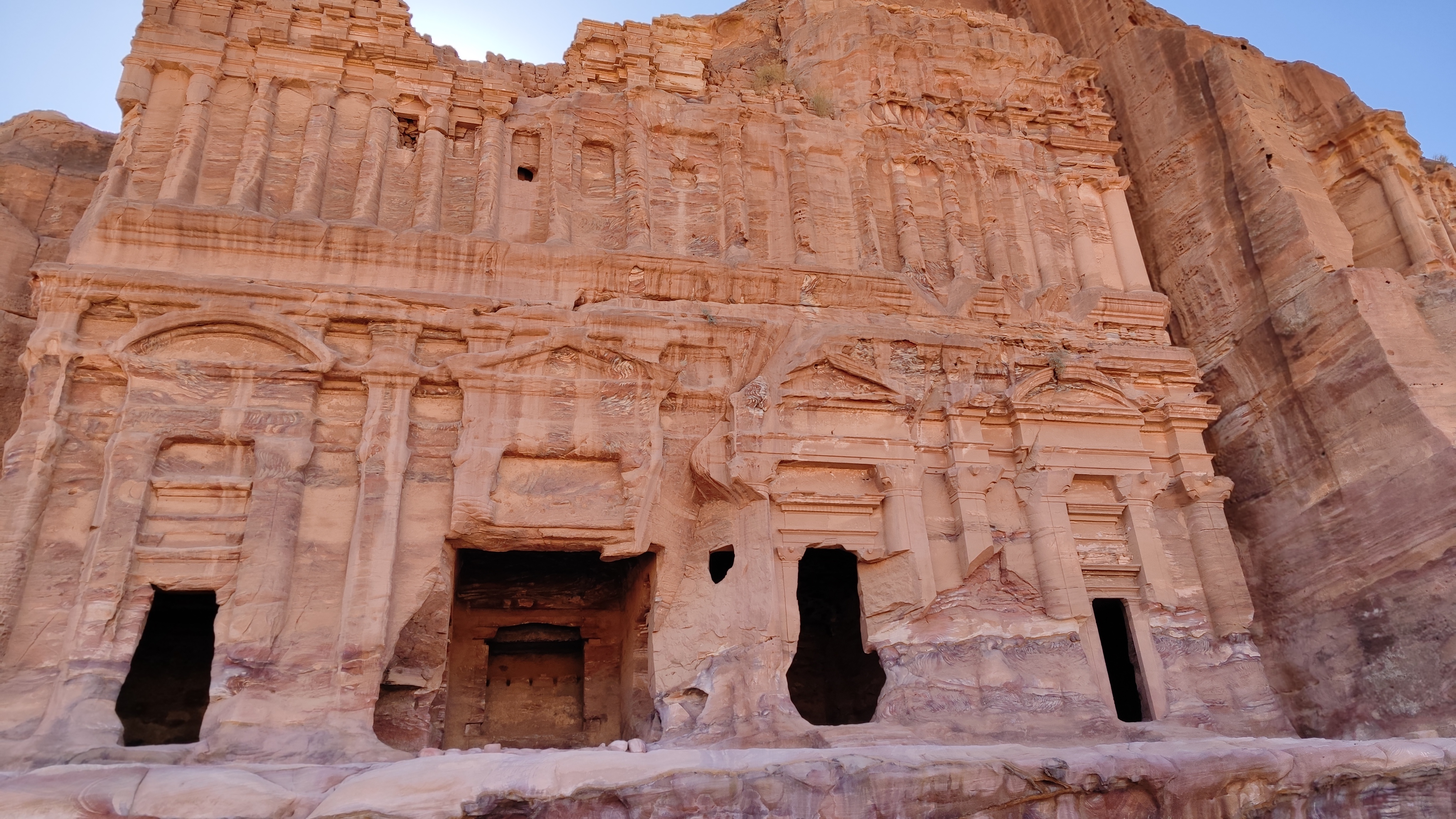 Tumbas Reales, Petra, Jordania.