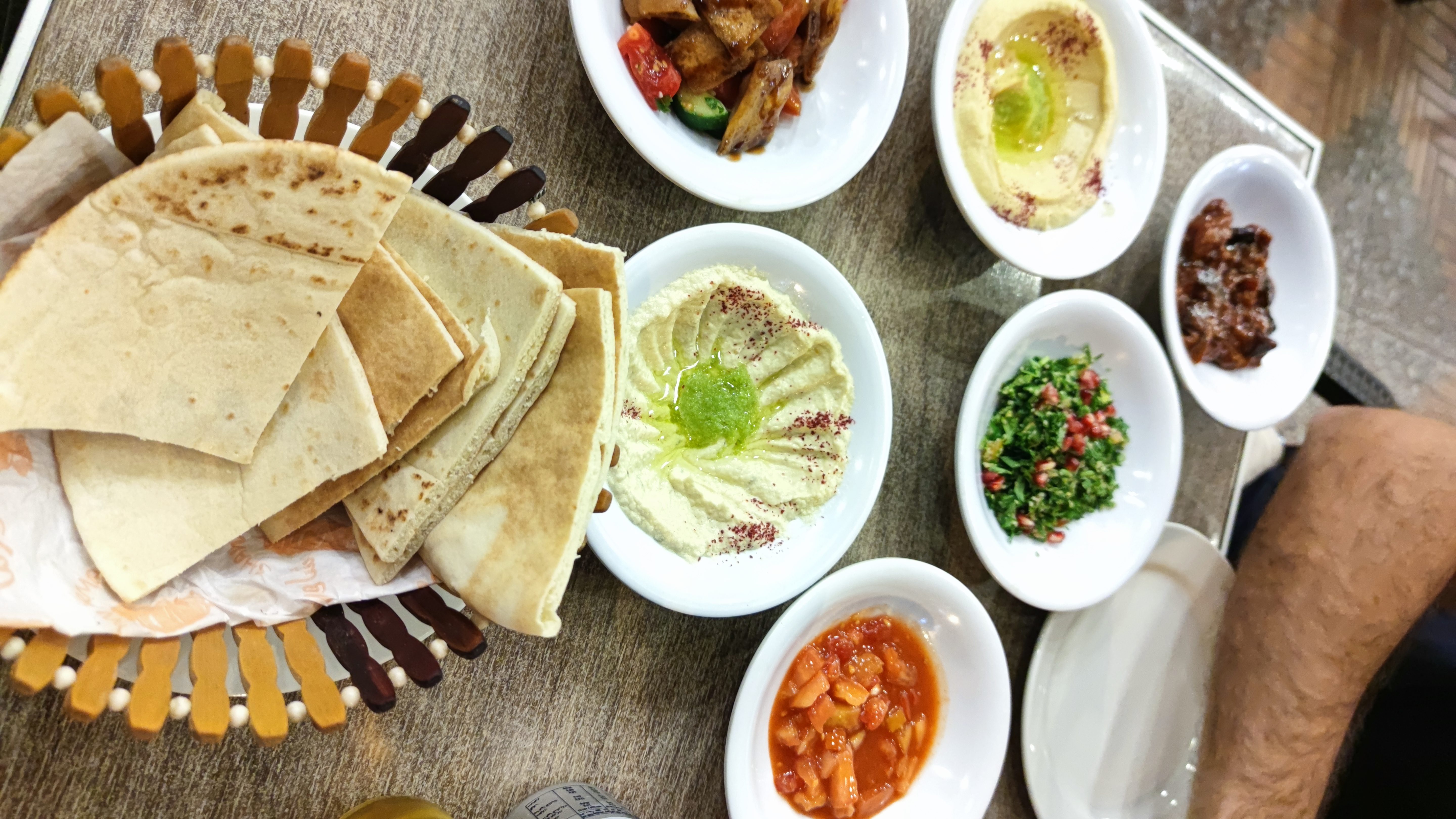 Restaurante Beit Al-Barakah. Mezzes y pan árabe. Wadi Musa, Jordania.