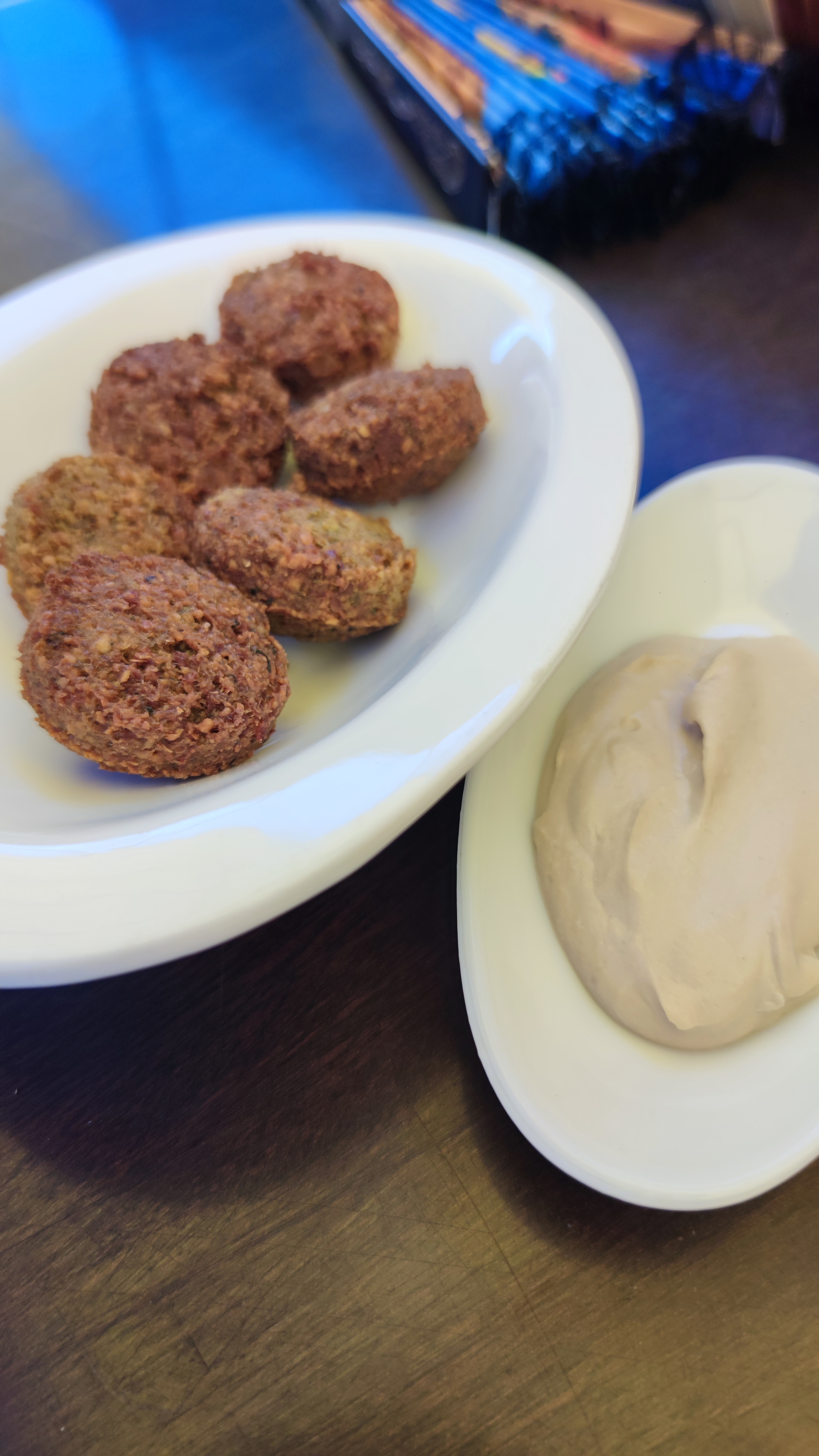 Falafel y hummus en el Restaurante Jaw Zaman de Madaba, Jordania