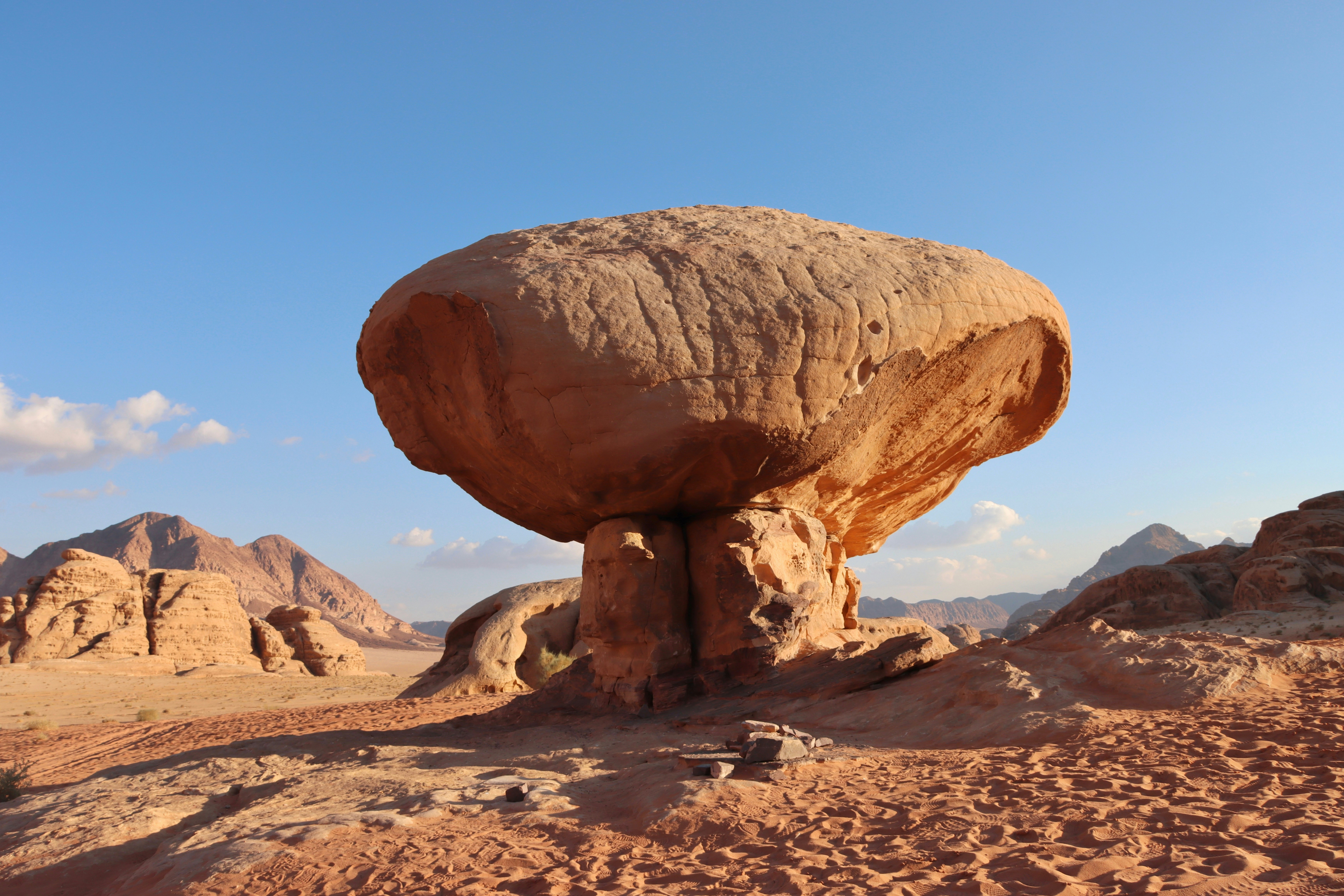Mushroom Rock, Desierto de Wadi Rum, Jordania.