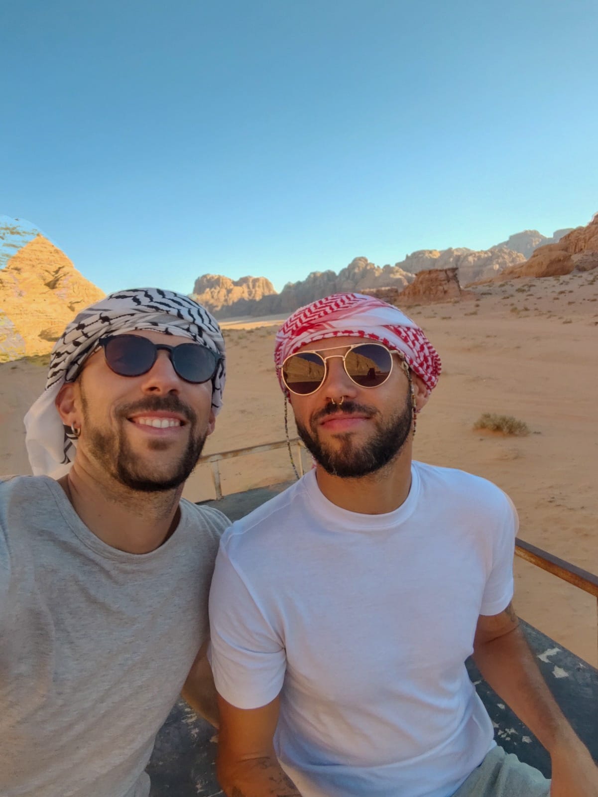 Jeep en el Desierto de Wadi Rum, Jordania.