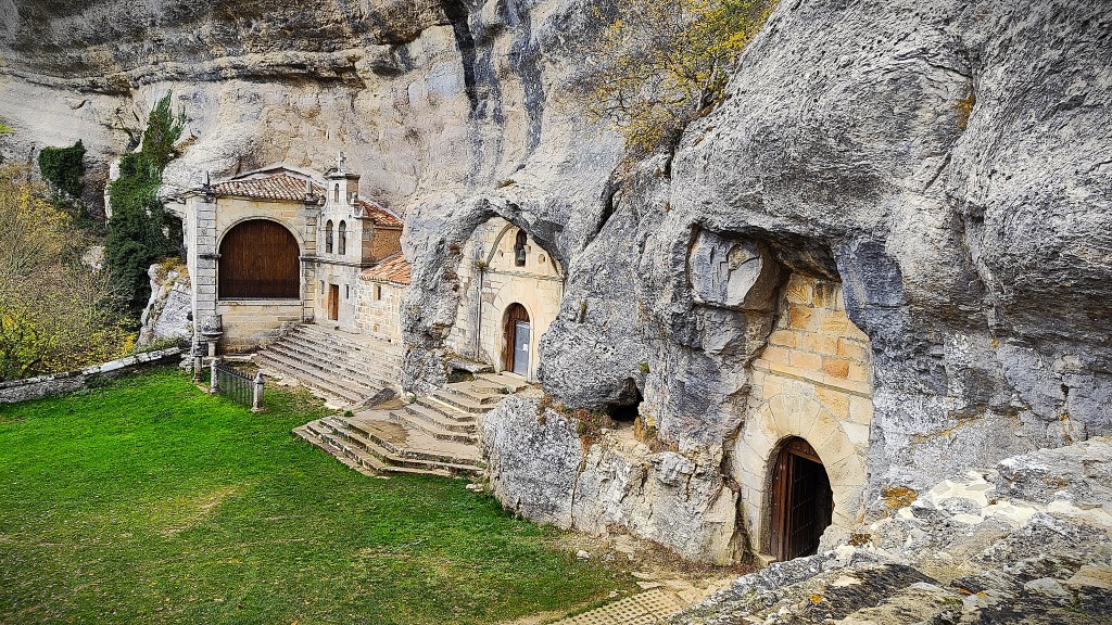 Cueva-Ermita de San Bernabé, Monumento Natural Ojo Guareña, Sotoscueva, Burgos