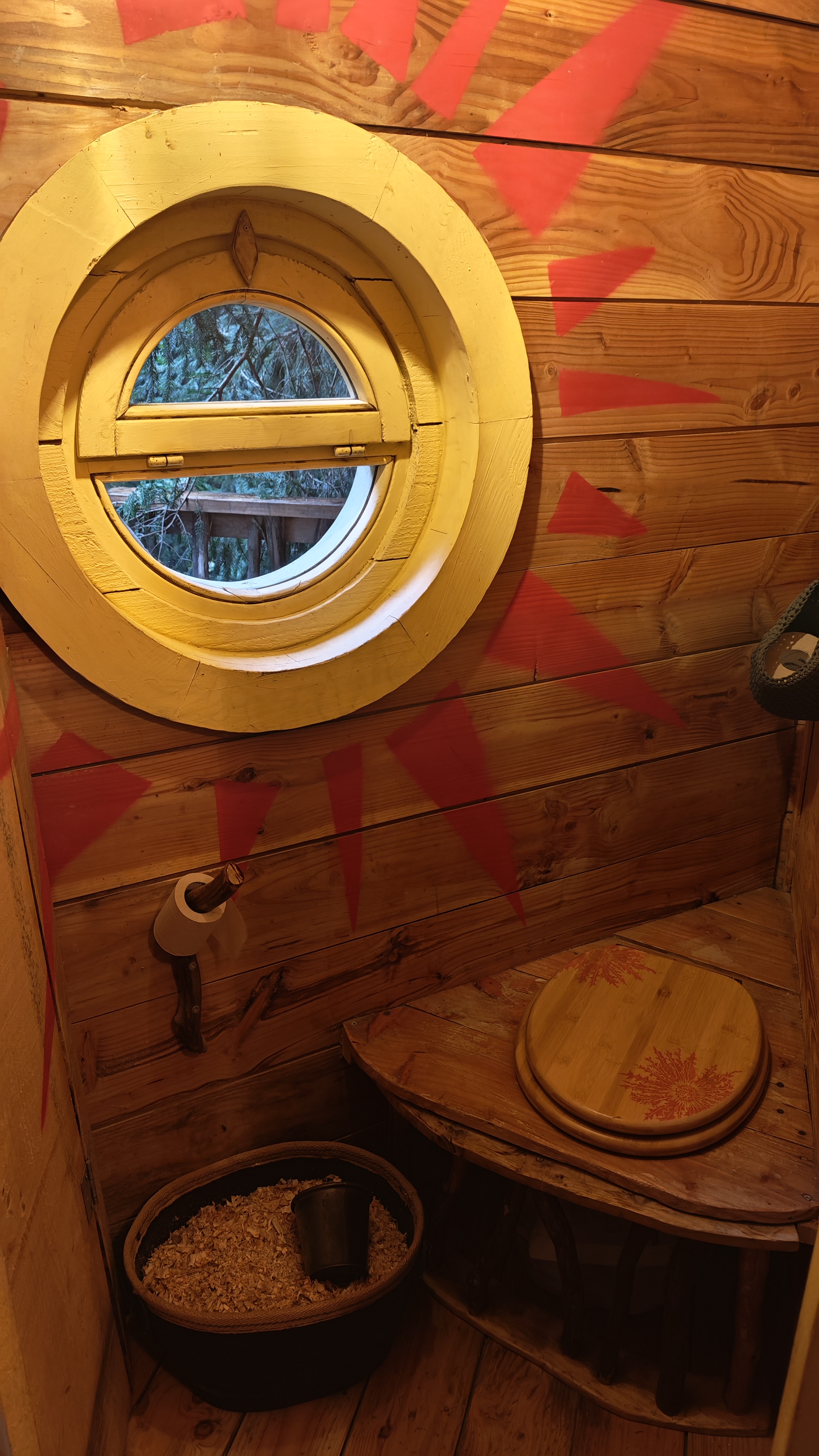 WC de la Cabaña Eguzki, en la cabaña en los árboles, País Vasco