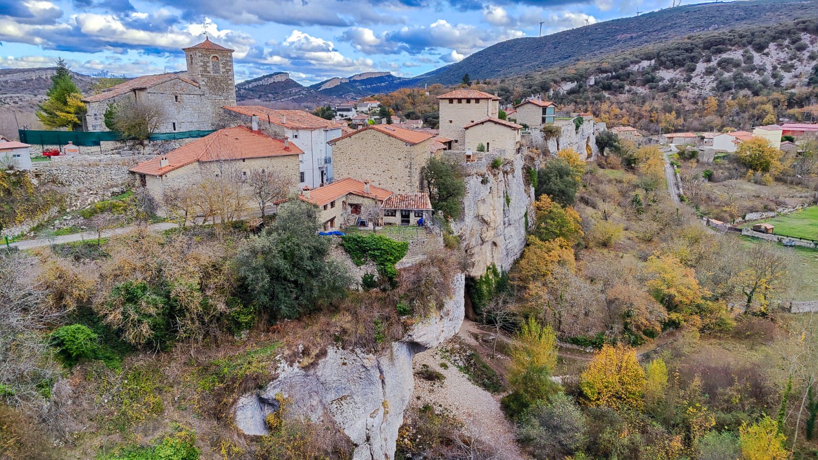 Vistas panorámicas desde el mirador de San Pelayo, en Puentedey, Burgos.